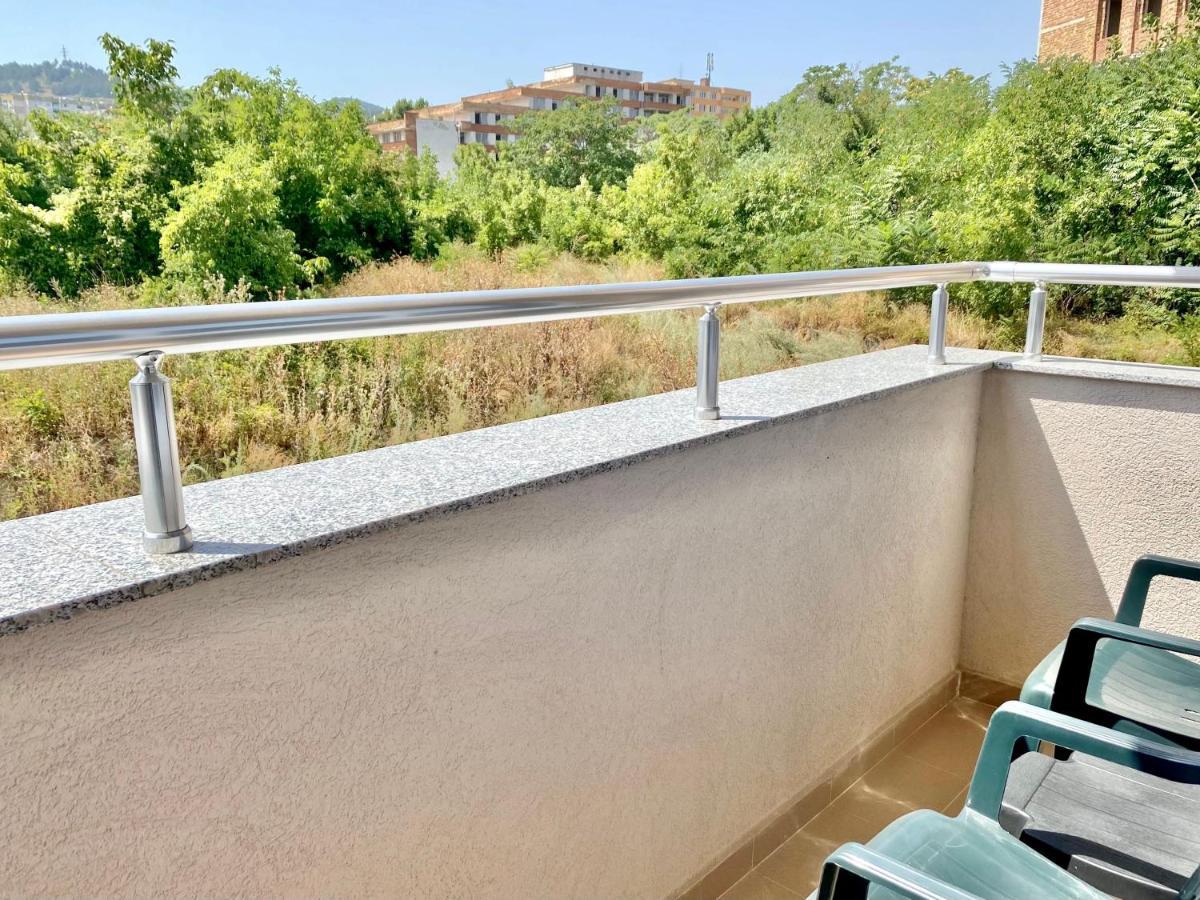 Cozy & Modern 1Br Apart For 4 Guests Next To Medical University & Free Parking Stara Zagora Buitenkant foto